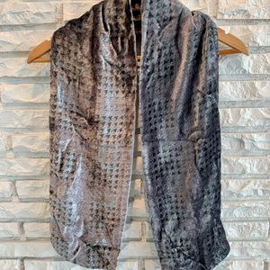 Kenneth Cole Soft Velvet scarf